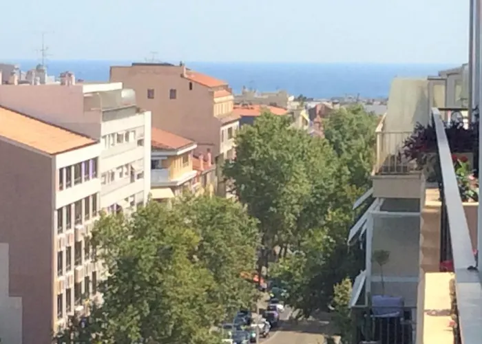 Nouveau ! Studio Cannes avec grande terrasse et aperçu mer, proche plages et palais des festivals, rénové en 2020